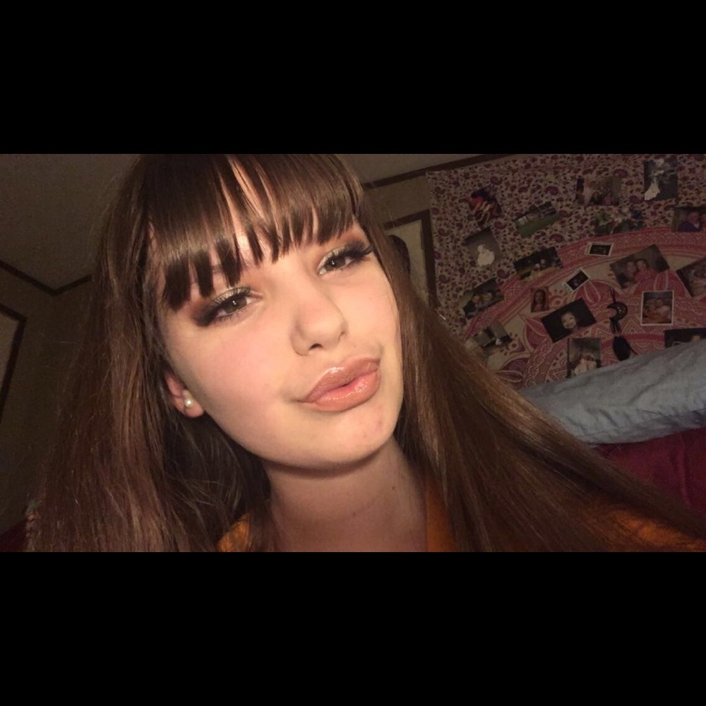 Meet your Posher, Hayley